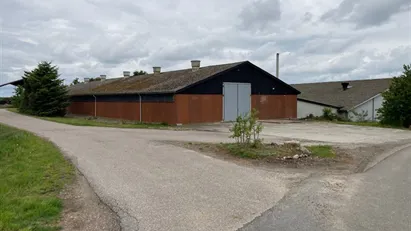 640 m2 opvarmet, isoleret lagerhal.